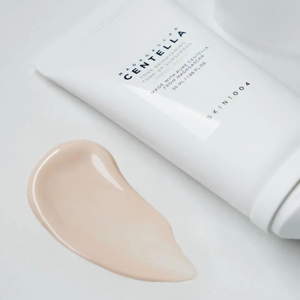 SKIN1004 Madagascar Centella Tone Brightening Tone-Up Sunscreen SPF50 (alt)