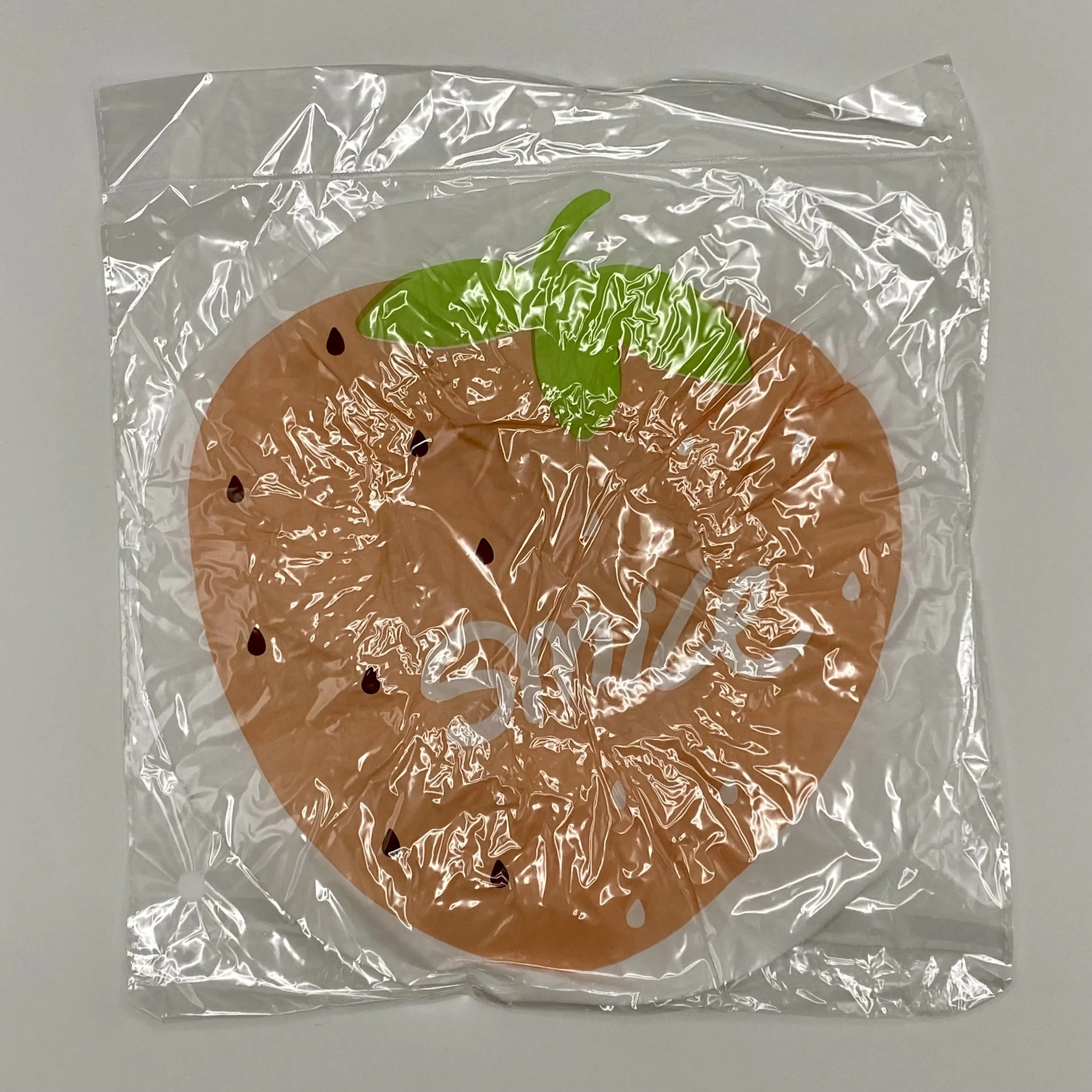 قبعة استحمام بتصميم الفراولة